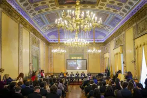 Claudio Baglioni al Palazzo dei Normanni incontra le Istituzioni e gli studenti