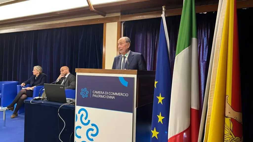 Rifiuti, Schifani: “Entro il 2028 operativi i termovalorizzatori di Palermo e Catania”