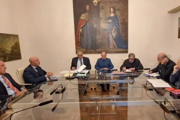 la Regione parteciperà al finanziamento del rifacimento dello stadio