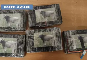 Polizia di Stato: auto rubata ritrovata con 5 kg di cocaina per un valore di 400 mila euro