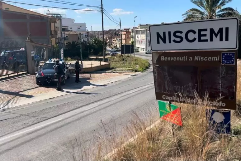 Maxi operazione antimafia a Niscemi: 35 arresti e sequestro di aziende per 6 milioni
