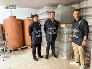 Agrigento, scoperta cantina abusiva: sequestrati oltre 8mila litri di vino