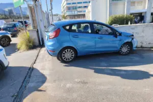 Palermo, fugge all’alt e si schianta contro un muro: arrestato