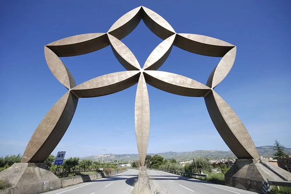 Gibellina capitale dell’arte contemporanea: migliaia di studenti in visita da tutta la Sicilia