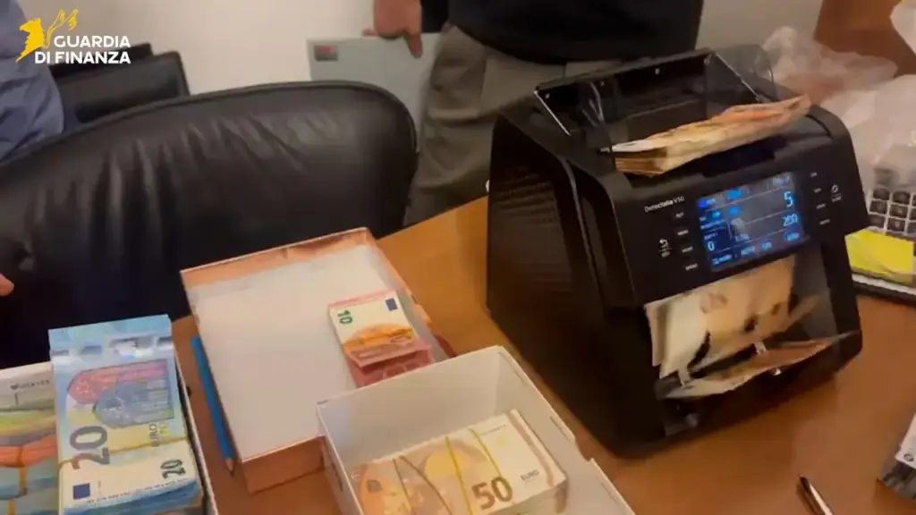 Maxi frode fiscale a Catania: sequestri per 6 milioni e 4 indagati