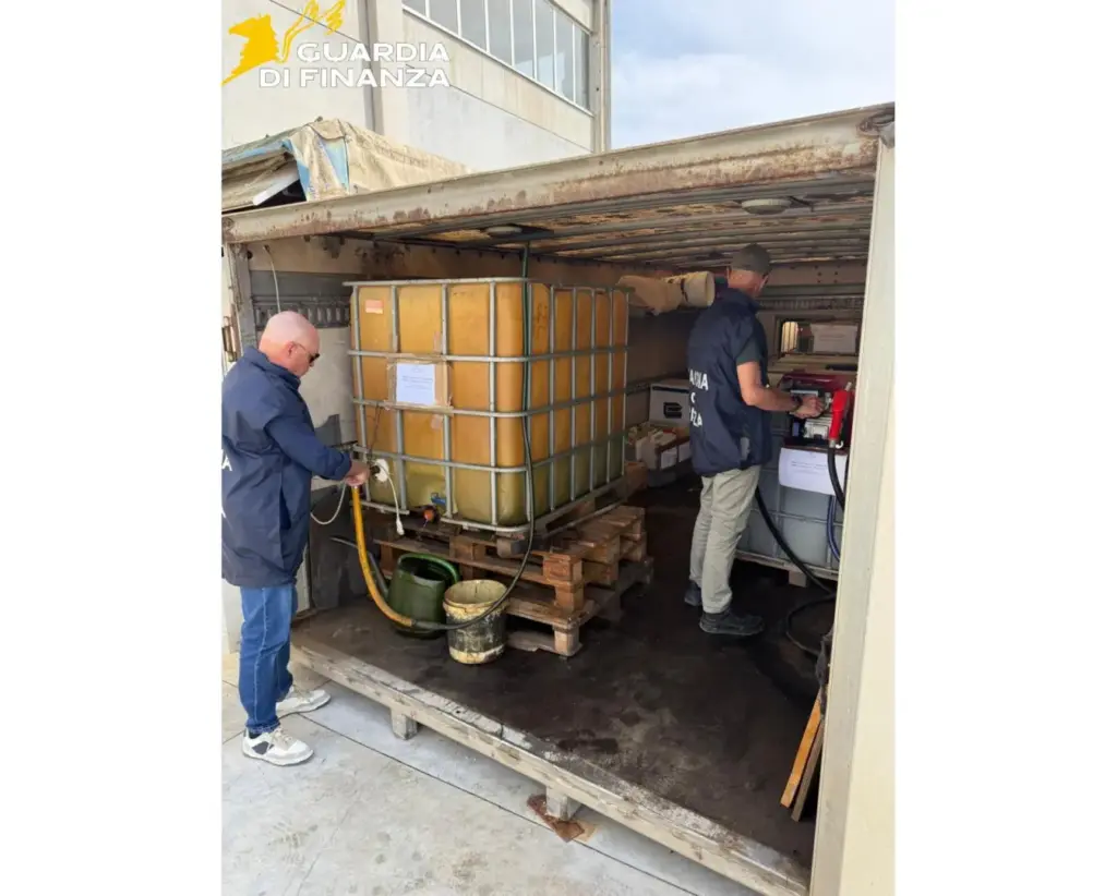 Vittoria, sequestrati 2.500 litri di gasolio agricolo: denunciato un imprenditore
