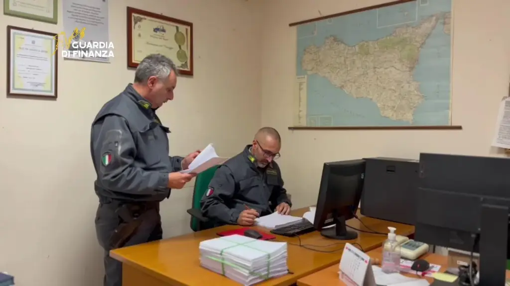 Truffe milionarie nel noleggio auto: 21 imputati per falso e autoriciclaggio