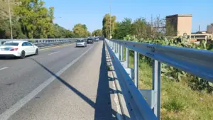 Auto in fiamme e A19 paralizzata: automobilisti bloccati per ore sotto il sole