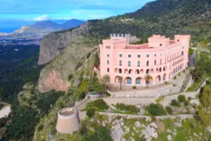 Castello Utveggio, visite anche nei mesi di giugno, luglio e agosto