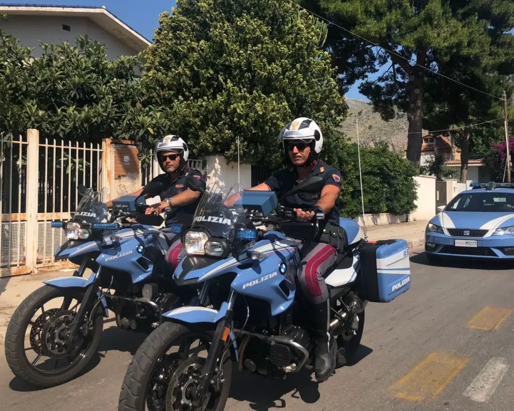 Palermo, arrestato 30enne: in casa 1,8 kg di hashish e 2.700 euro in contanti