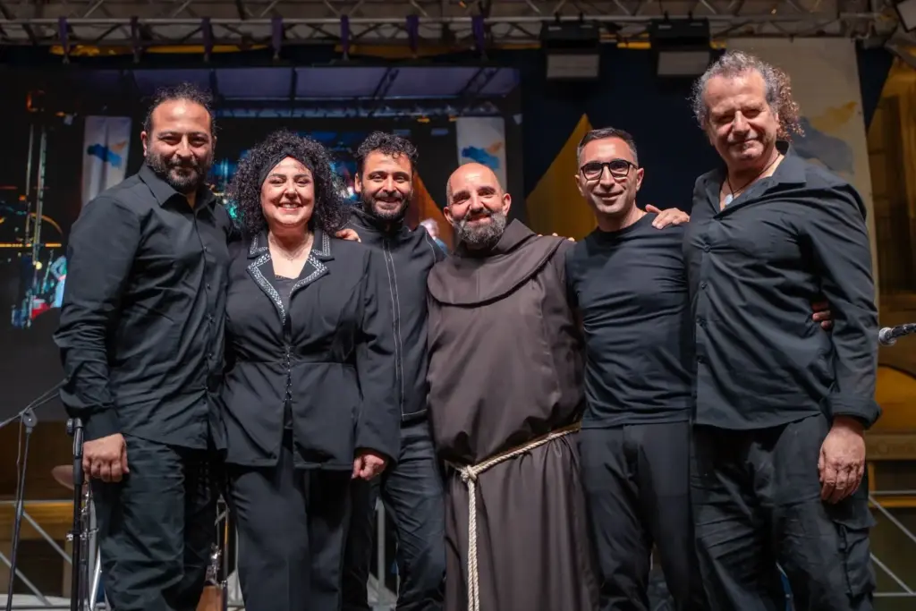 Il Cantico del Limite incanta Catania: musica e riflessione per ritrovare il senso dell’esistenza