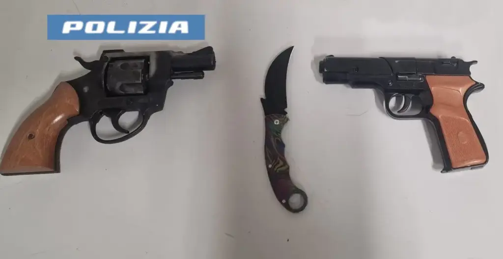 Catania, rapina tra minorenni in Corso dei Martiri: arrestati due giovani armati