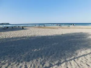 Mondello, Legambiente, WWF e Libera: “Subito spiaggia libera e stop al regime delle concessioni”