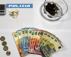 Spaccio di droga in casa segnalato con l’app YouPol: arrestate due donne a Caltagirone