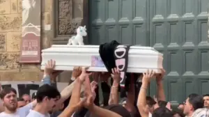 Cattedrale gremita per l’ultimo abbraccio ad Alessia, piccola tifosa rosanero