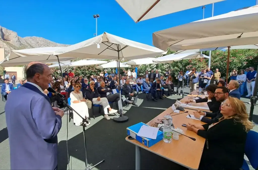 Schifani a Sferracavallo: “Pronti a rifinanziare il fondo antiracket”