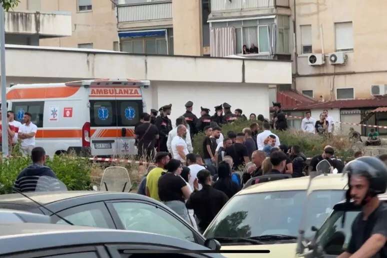 Palermo, agguato al Cep: ucciso a colpi di pistole in auto un 34enne