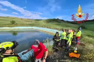 Enna, uomo scomparso ritrovato morto in laghetto artificiale: indagini in corso