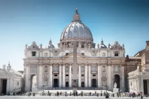 Vaticano, nuove opportunità di lavoro: selezione per vari profili nelle istituzioni curiali