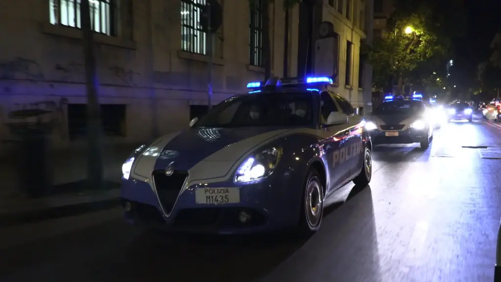Palermo, colpi a auto e moto nella notte: due arresti e tre minori denunciati