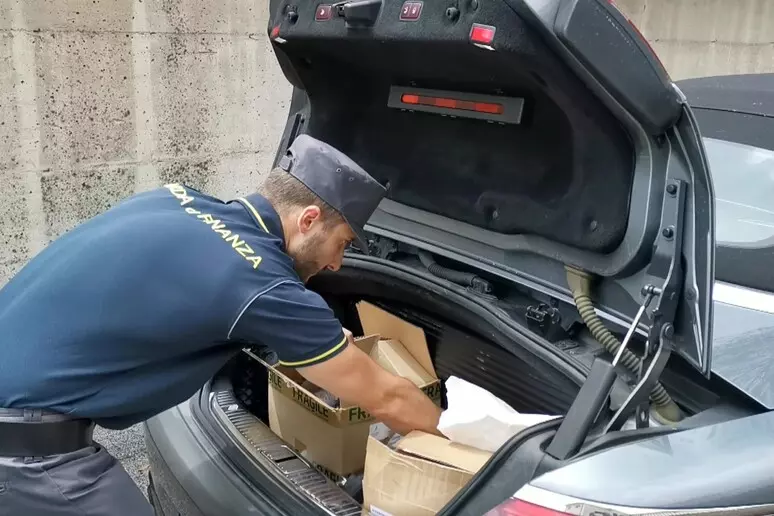 Finanziere arrestato a Catania: avrebbe chiesto 4mila euro per ridurre cartelle esattoriali