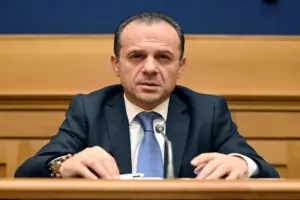 De Luca, “Abbiamo nostro candidato per Palermo, Lagalla vada in pensione”