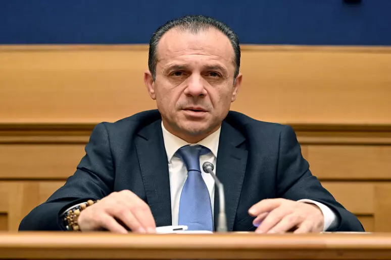 De Luca, “Abbiamo nostro candidato per Palermo, Lagalla vada in pensione”
