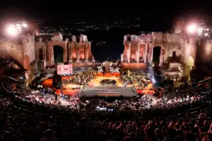 Taormina, al via Taobuk 2026: scrittori, filosofi e scienziati a confronto sul tema della fiducia