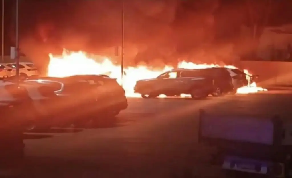 Palermo, nuovo  incendio nella notte al deposito Sicily by Car: distrutti 11 mezzi