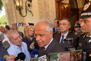 Piantedosi a Palermo: “In arrivo 90 unità tra polizia e carabinieri, servono più denunce”