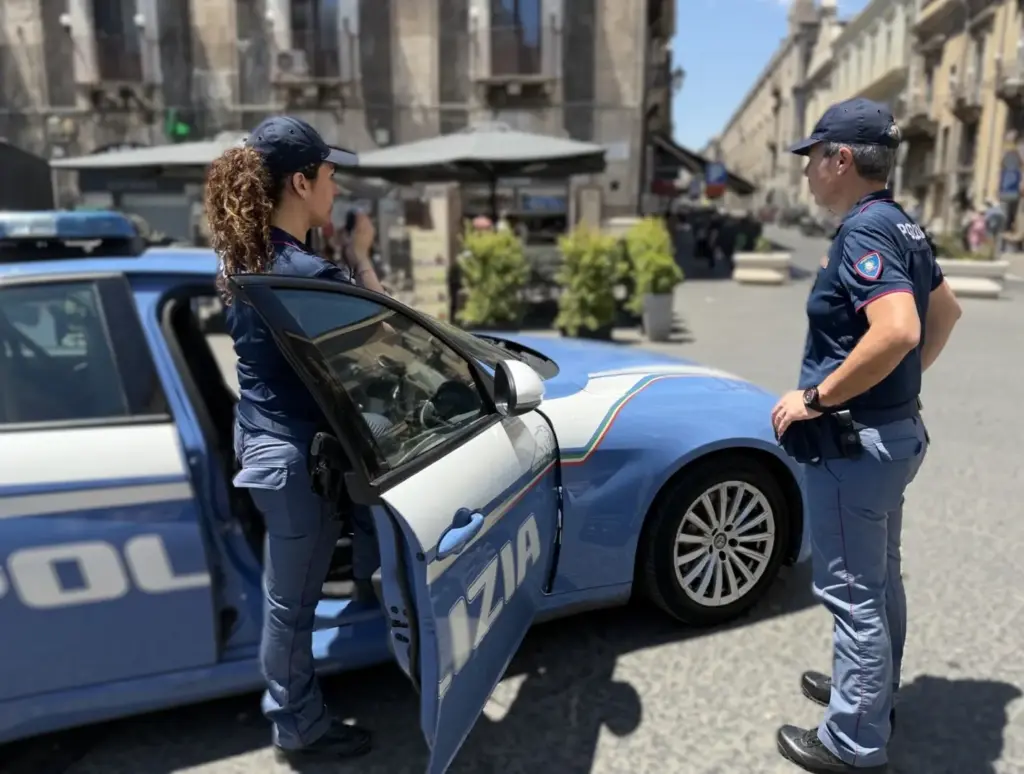Catania, “cavallo di ritorno” a una turista polacca: arrestato 22enne, denunciato un minorenne