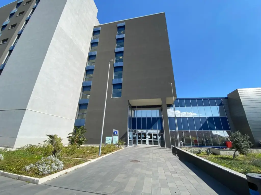 Policlinico e ISMETT: primo intervento multidisciplinare su tumore avanzato al colon