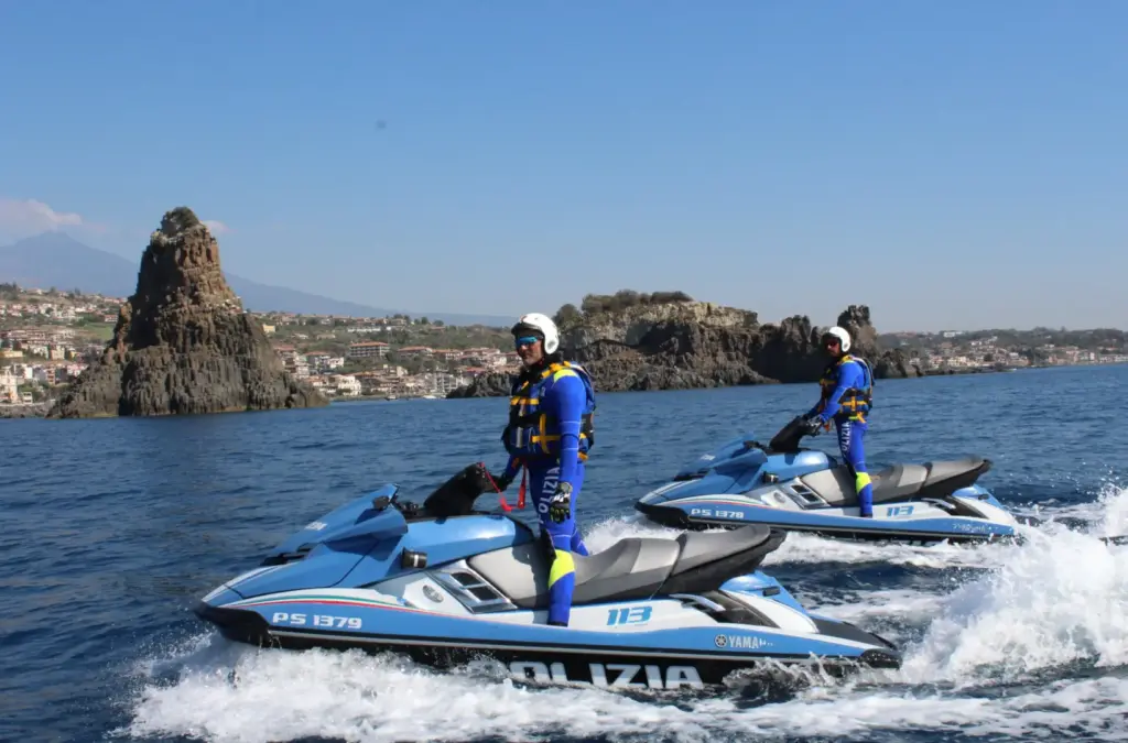 Tornano le “Volanti del Mare”: al via i controlli della Polizia di Stato lungo la costa catanese