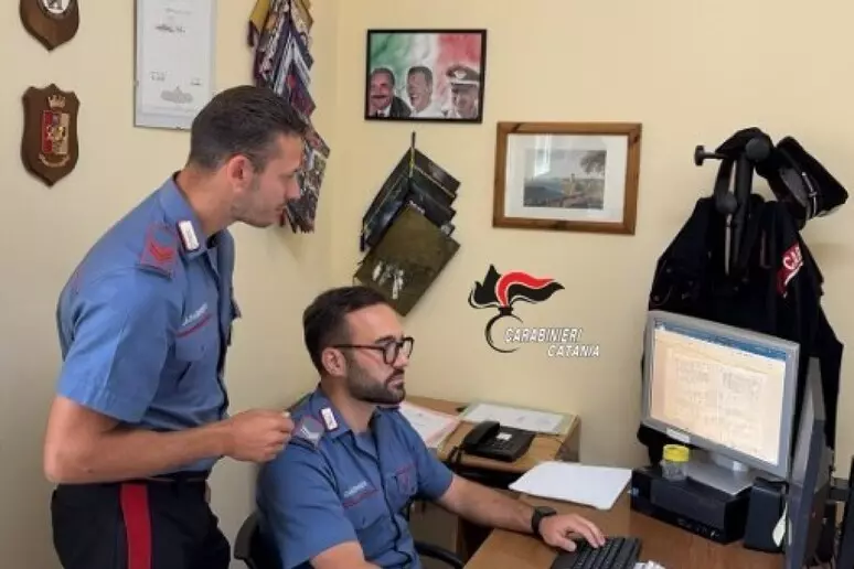 Truffa telefonica nel Catanese: donna raggirata, carabinieri recuperano 29.500 euro