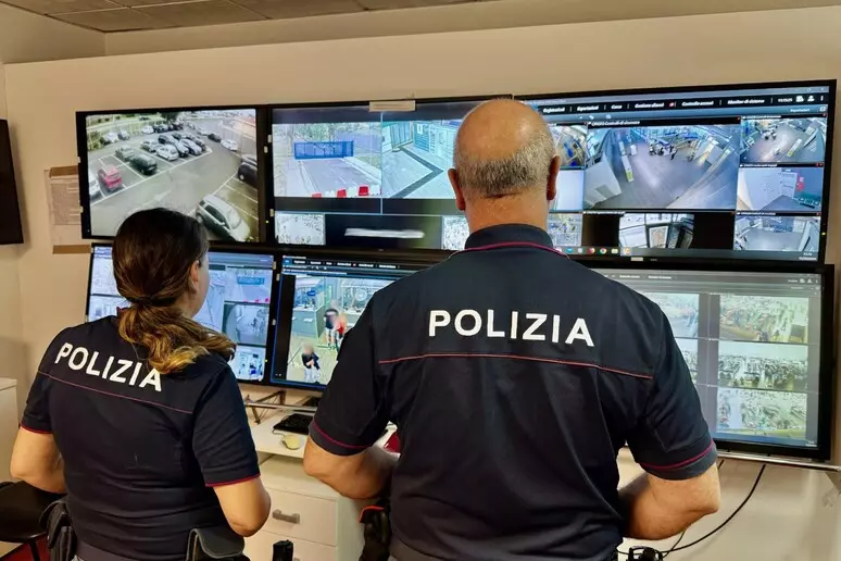 Ruba un orologio da 15 mila euro ai controlli dell’aeroporto di Catania