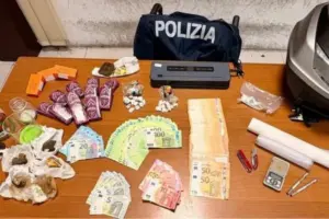 Inseguimento a Palermo: arrestato 21enne, sequestrati 1,6 kg di hashish e oltre 12mila €