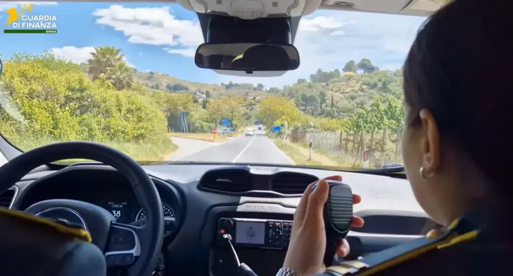 Enna, scoperta frode sul carburante agricolo agevolato: 120 mila litri sottratti