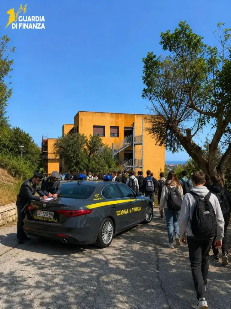 Agrigento, evasione in un istituto paritario: 131 insegnanti non in regola