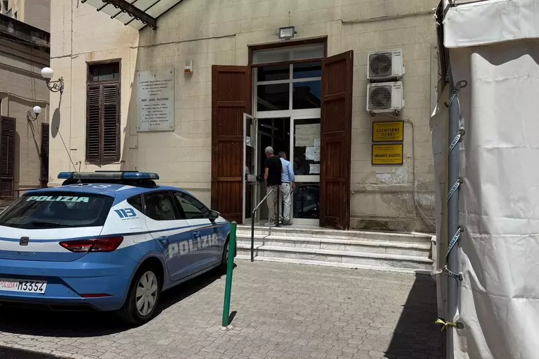 Palermo, dirigente medico accoltellato in un centro Asp: arrestato l’aggressore