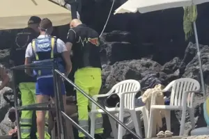 Turista trascinata dalla corrente su un materassino: salva dopo tre ore in mare