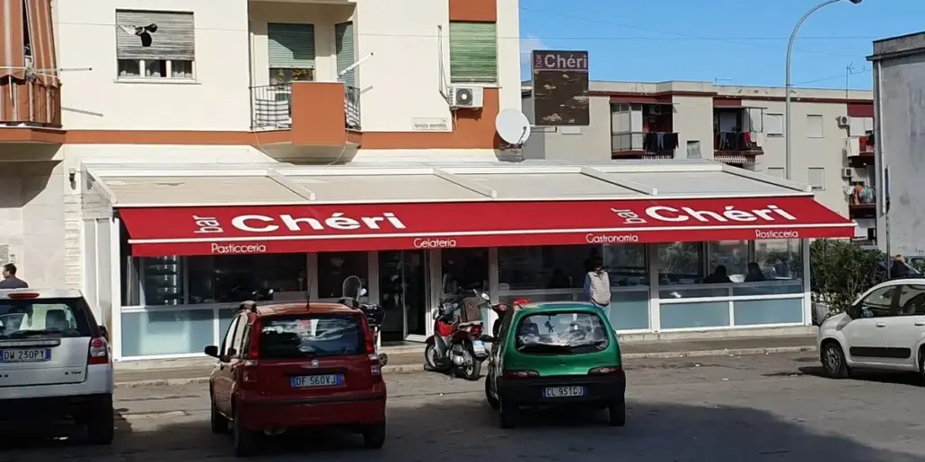 Palermo, raffica di kalashnikov contro il bar Cherì allo Zen: è il terzo attentato