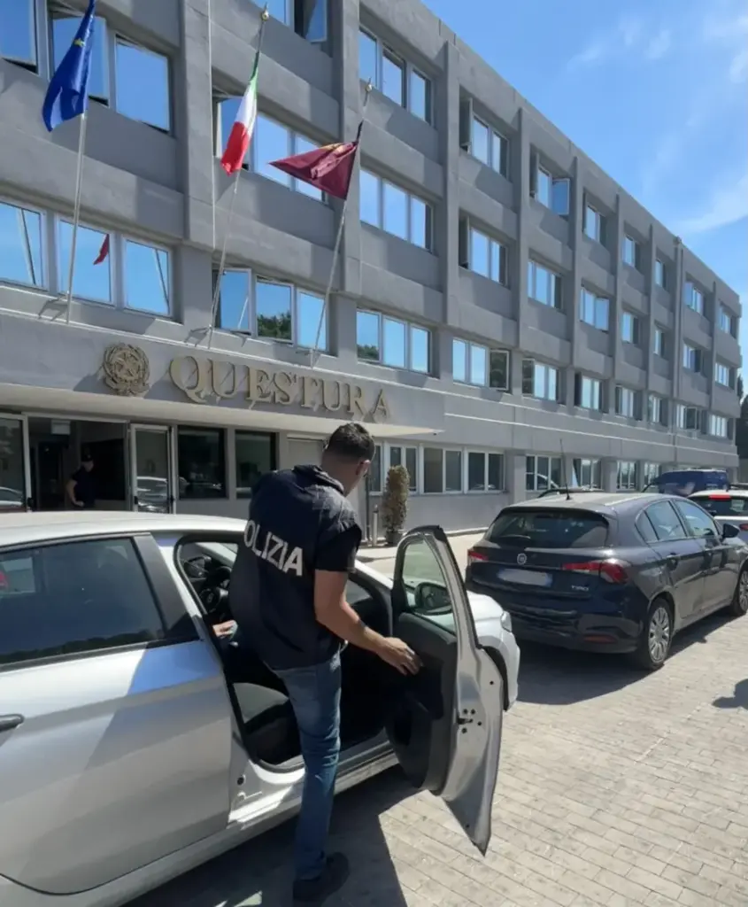 Criminalità giovanile, maxi operazione della Polizia in 44 province