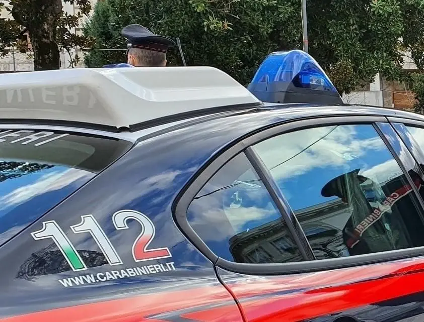 Mezzojuso, finto carabiniere tenta la truffa a un’anziana: denunciati due uomini