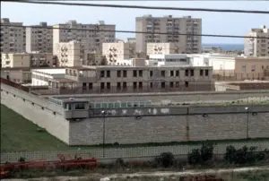 Detenuto evade a Trapani durante il trasferimento in ospedale: arrestato