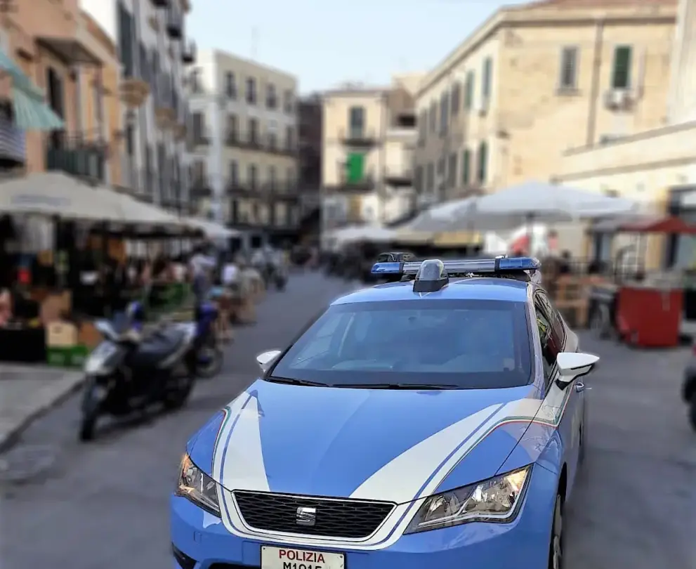 Palermo, rapina violenta a due turiste a Ballarò: arrestati due giovani stranieri
