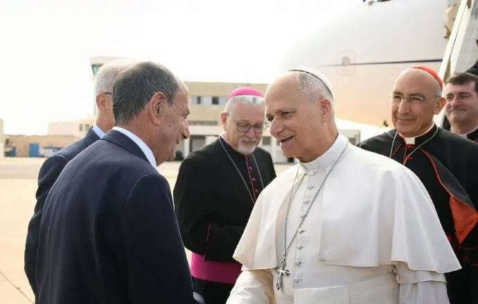 Papa Leone a Lampedusa, Schifani dona una triscele al Santo Padre
