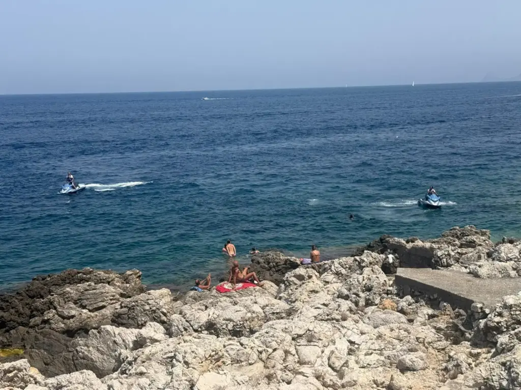 Palermo, mistero all’Addaura: trovati proiettili sul fondale marino, indaga la Procura