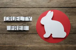 Bellezza senza sofferenza: la sfida dei cosmetici cruelty free