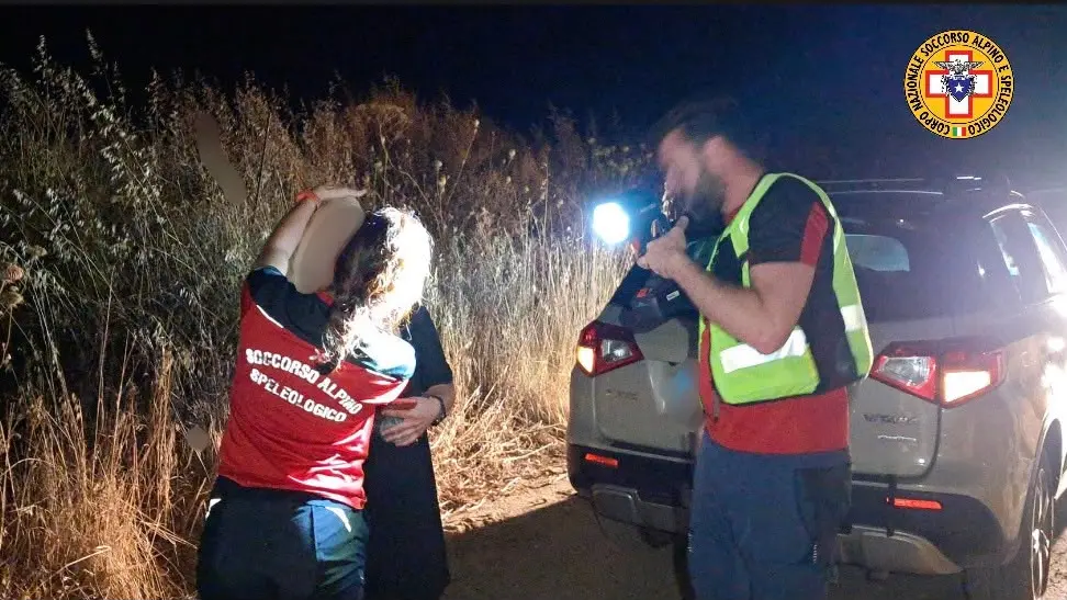 Si perdono tra i laghi di Piana degli Albanesi e Scanzano: in salvo due giovani