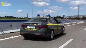Cocaina nascosta nel cruscotto: arrestato 68enne al casello di Catania-San Gregorio